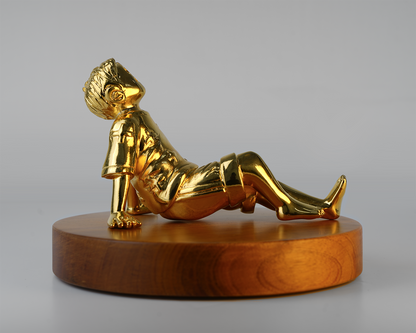 Cerradura / Golden sculpture