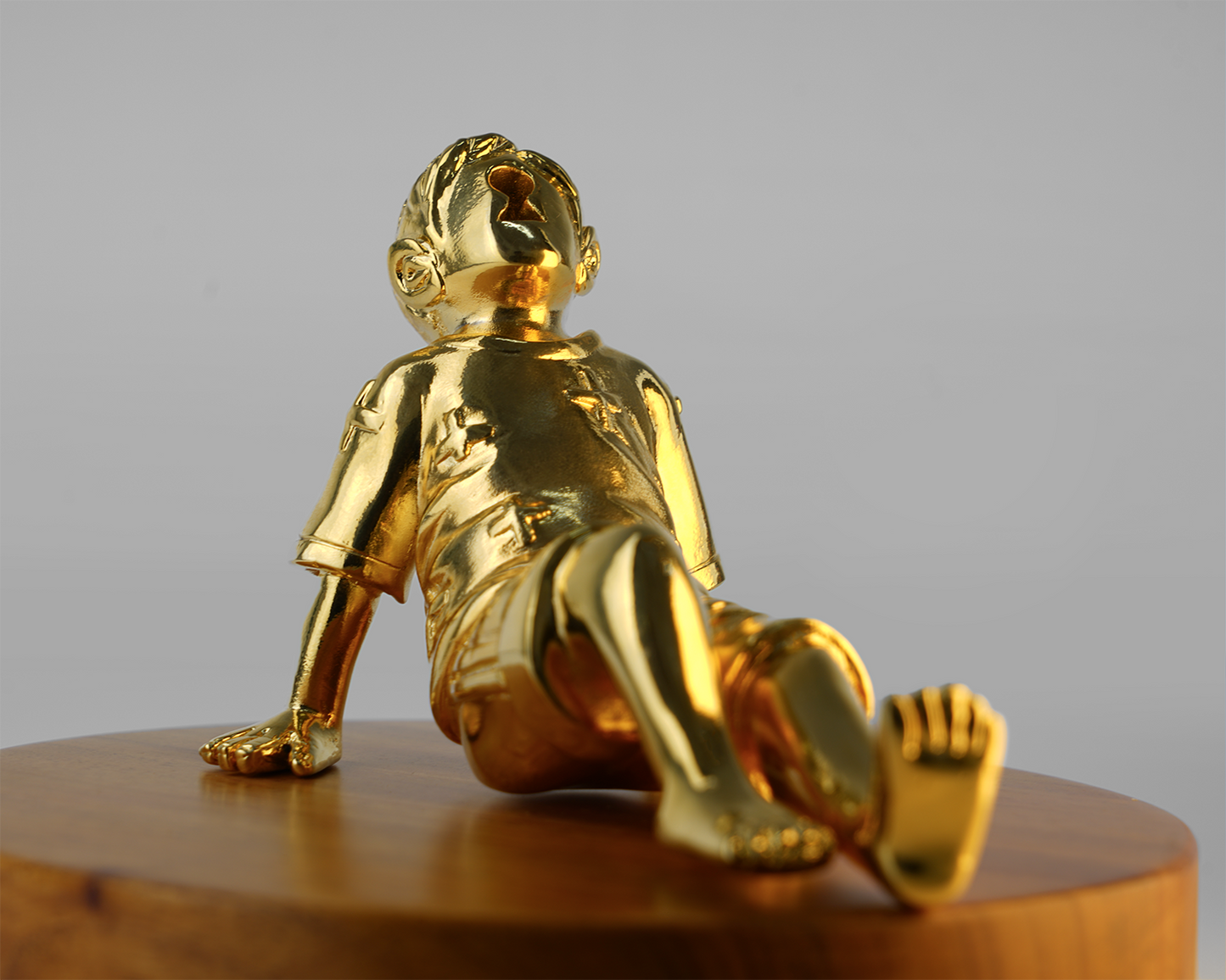 Cerradura / Golden sculpture